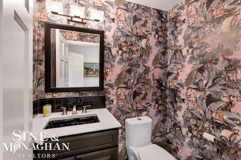 565 Lochmoor Boulevard, Grosse Pointe Woods, MI, 48236