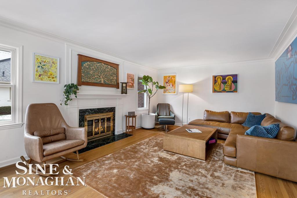 565 Lochmoor Boulevard, Grosse Pointe Woods, MI, 48236