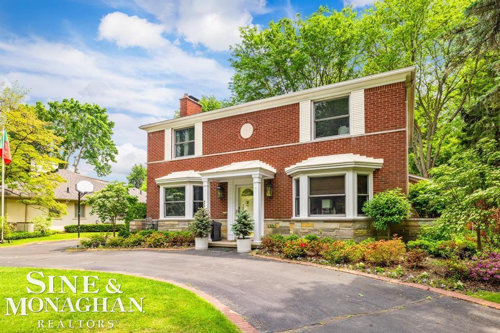 565 Lochmoor Boulevard, Grosse Pointe Woods, MI, 48236