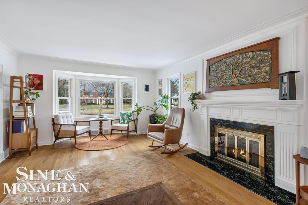 565 Lochmoor Boulevard, Grosse Pointe Woods, MI, 48236