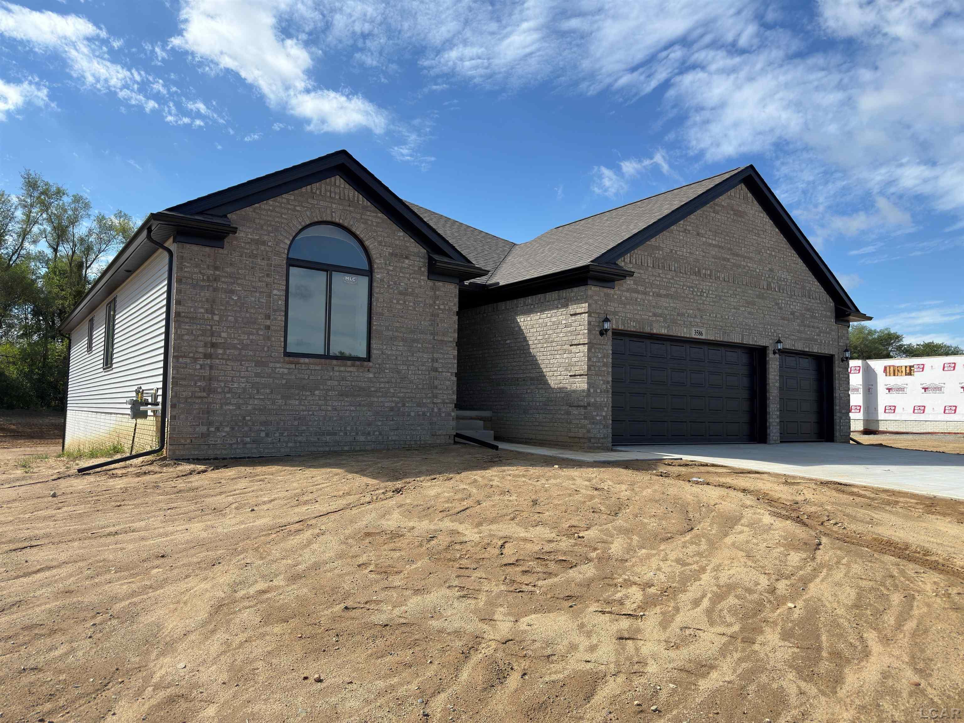 Photo 2 of Single family home for sale at 3586 Serra Dr, Raisin Township Lenawee, MI 49286 | MLS# 56050205990 | Listing updated on 2026-09-30