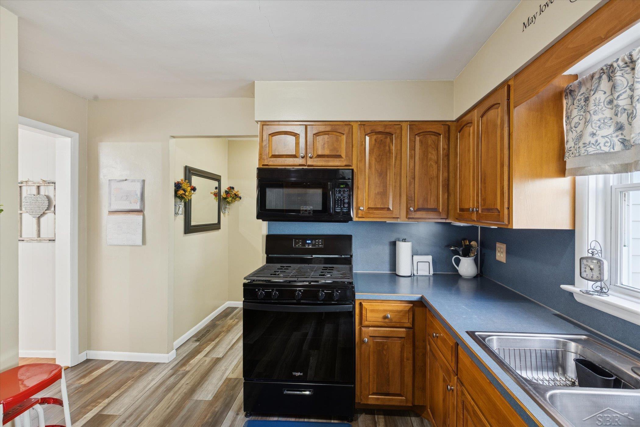 7165 Hospital Road, Freeland, MI, 48623-8648