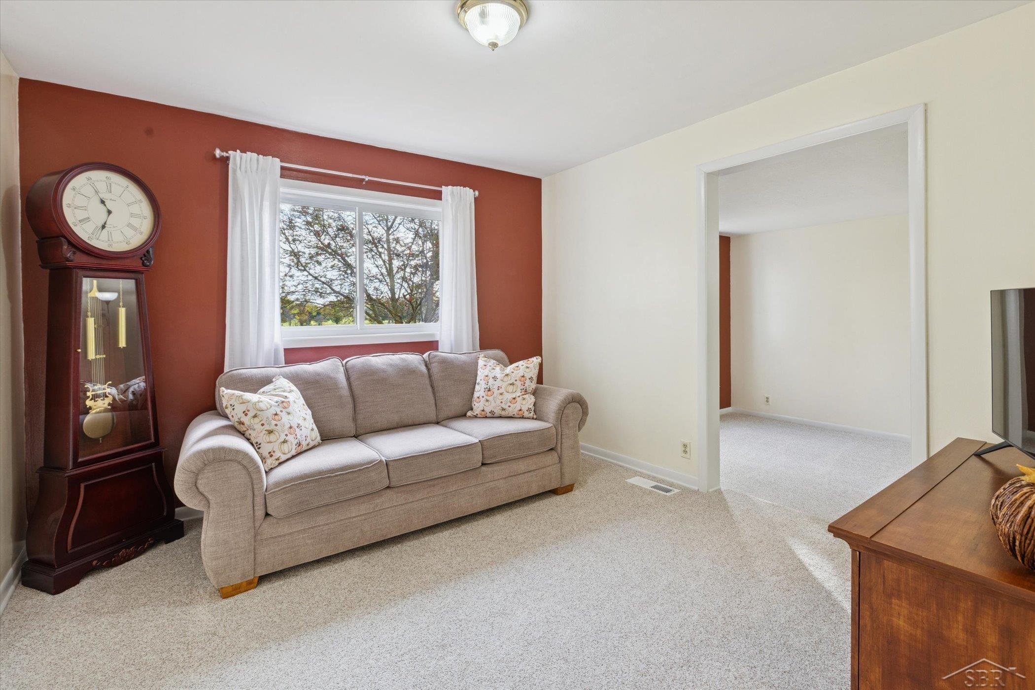 7165 Hospital Road, Freeland, MI, 48623-8648
