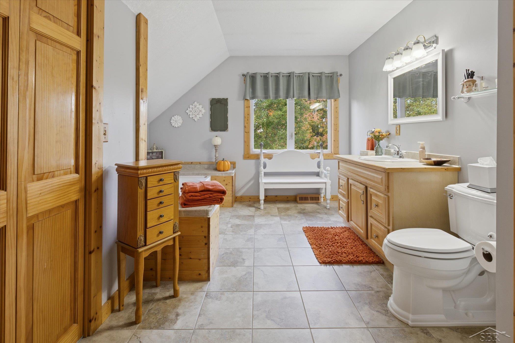 7165 Hospital Road, Freeland, MI, 48623-8648