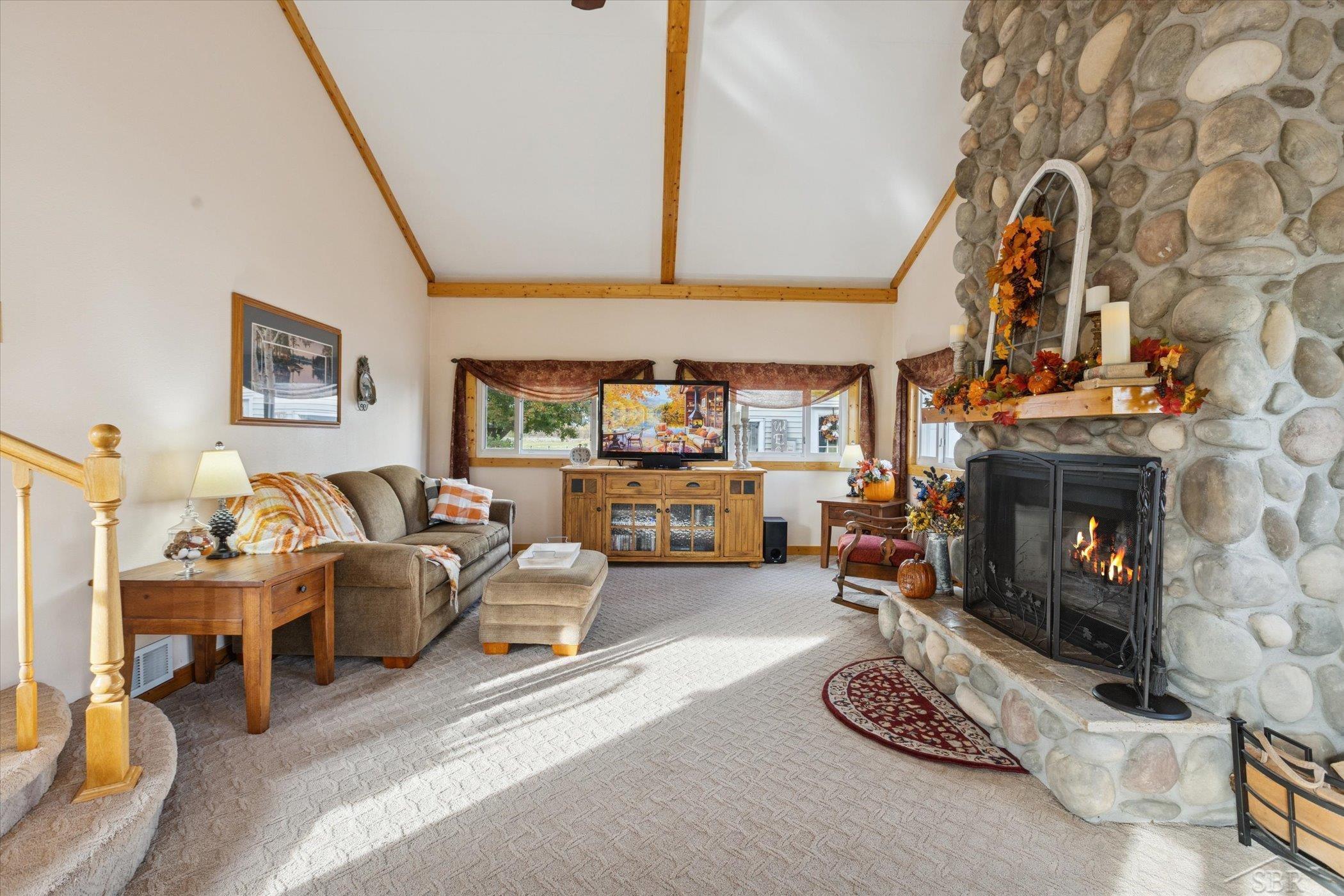 7165 Hospital Road, Freeland, MI, 48623-8648