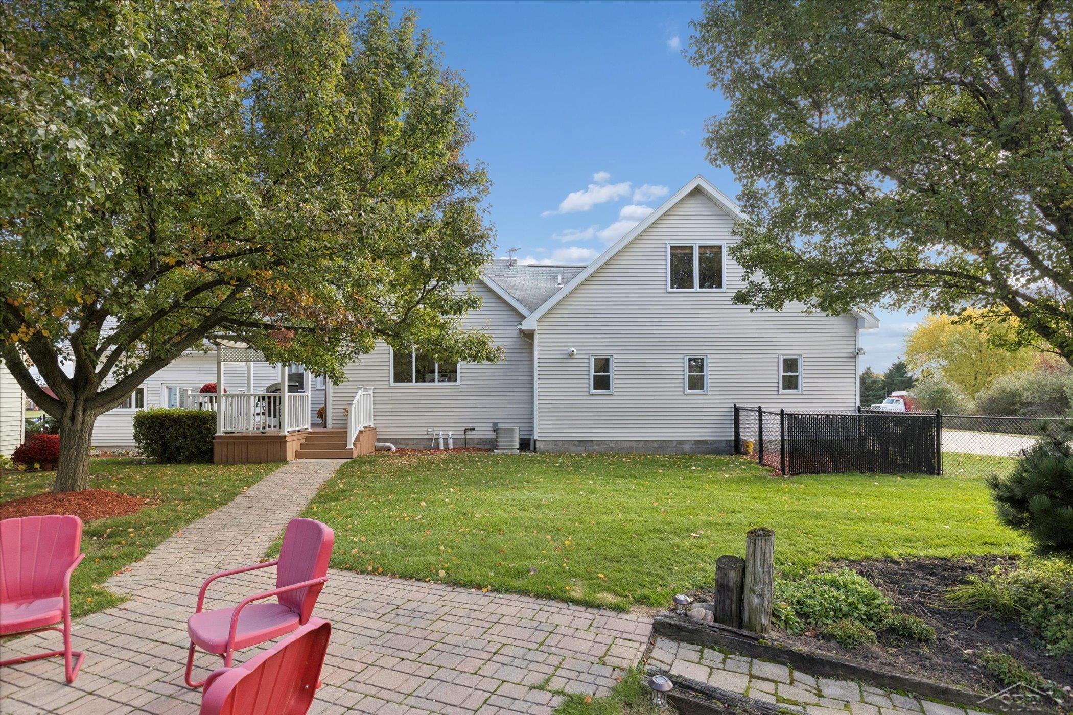 7165 Hospital Road, Freeland, MI, 48623-8648
