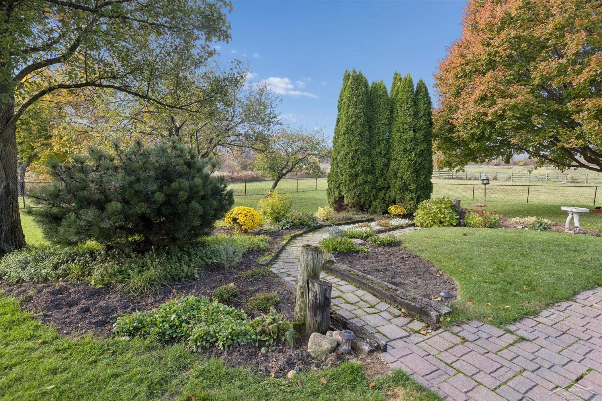 7165 Hospital Road, Freeland, MI, 48623-8648