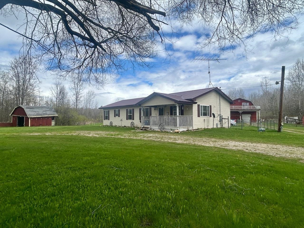 2760 N Three Rivers Road, Gladwin, MI, 48624