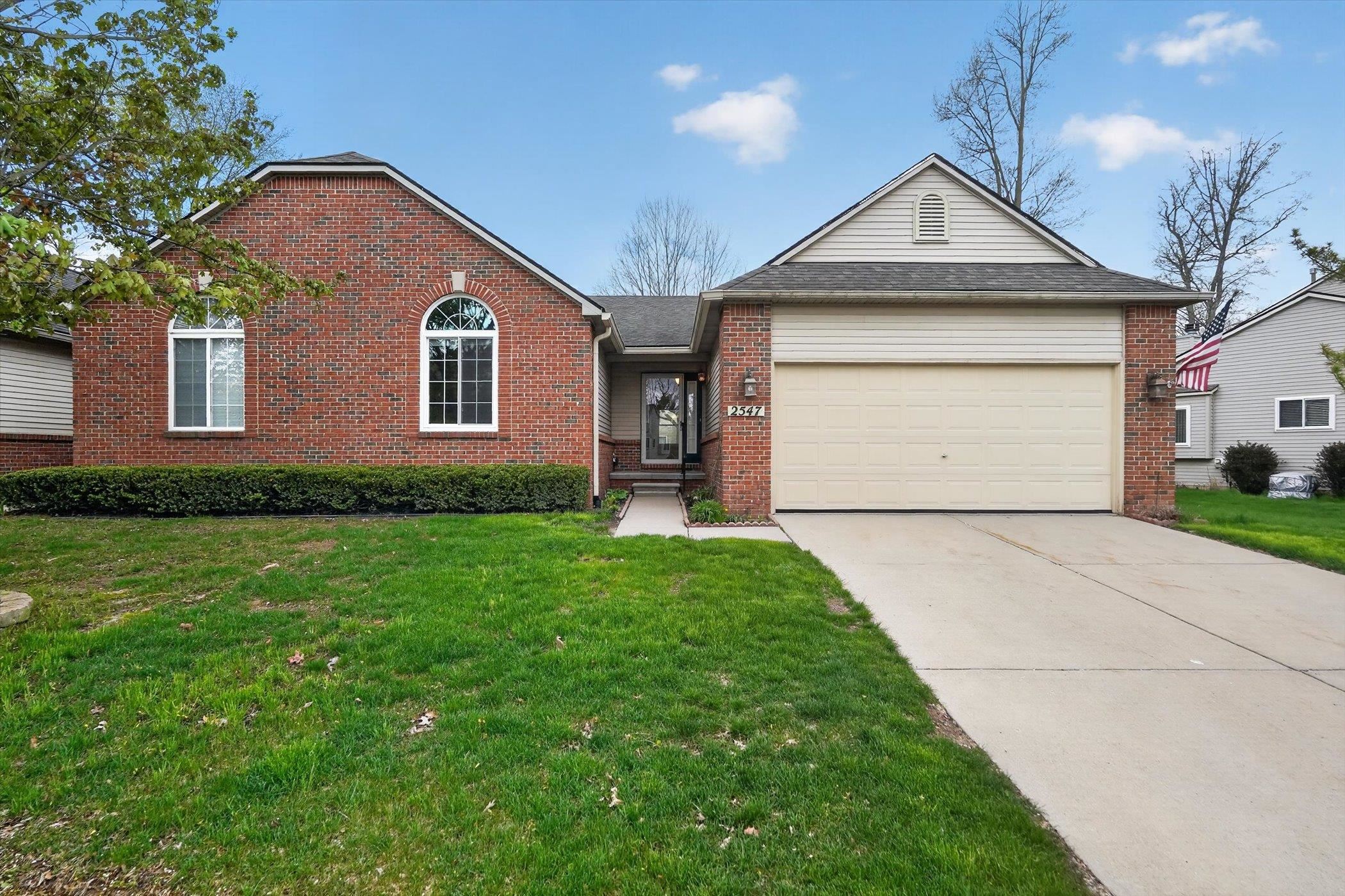2547 Woodcliff Trail, Hartland, MI, 48353