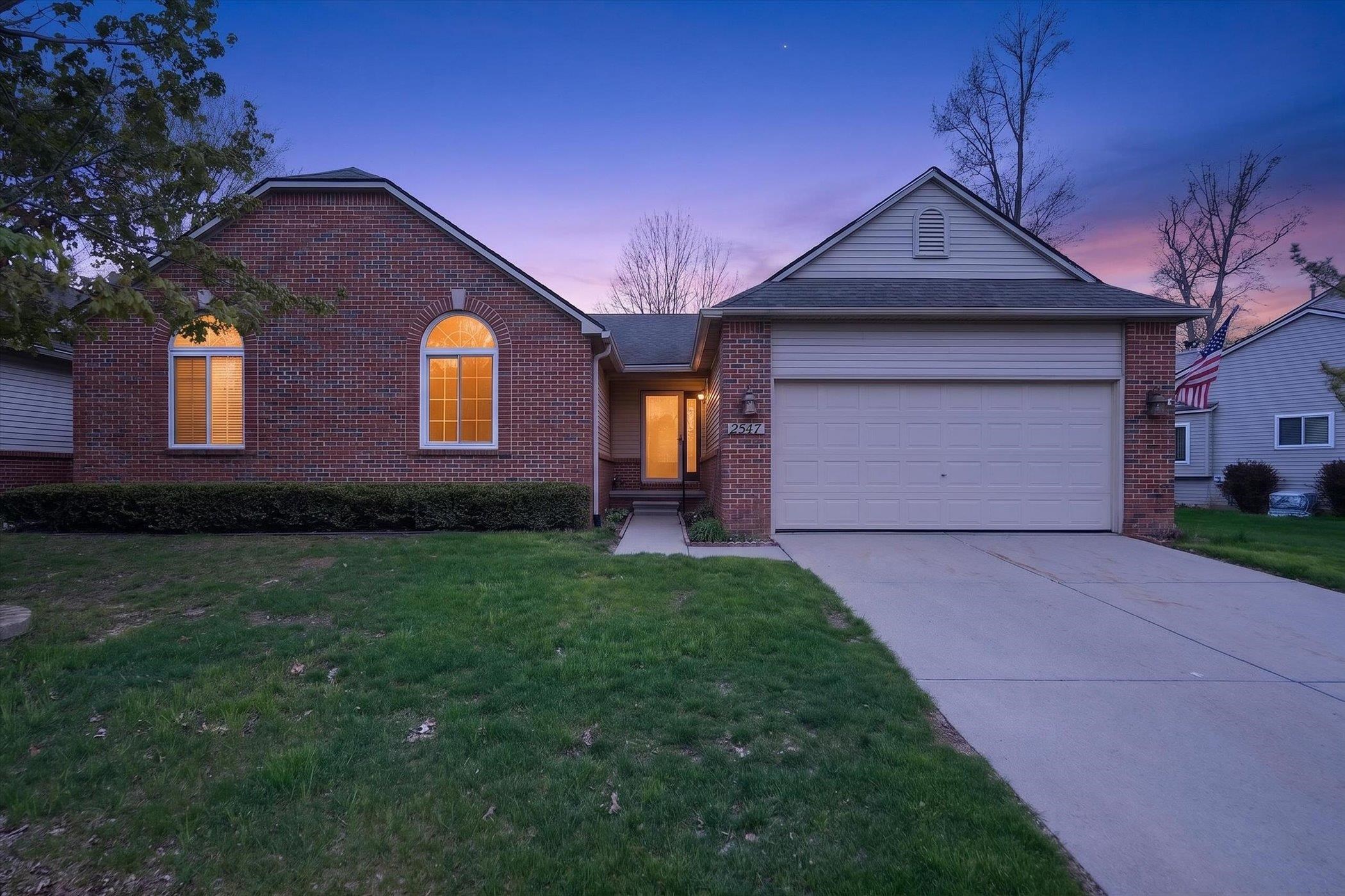 2547 Woodcliff Trail, Hartland, MI, 48353