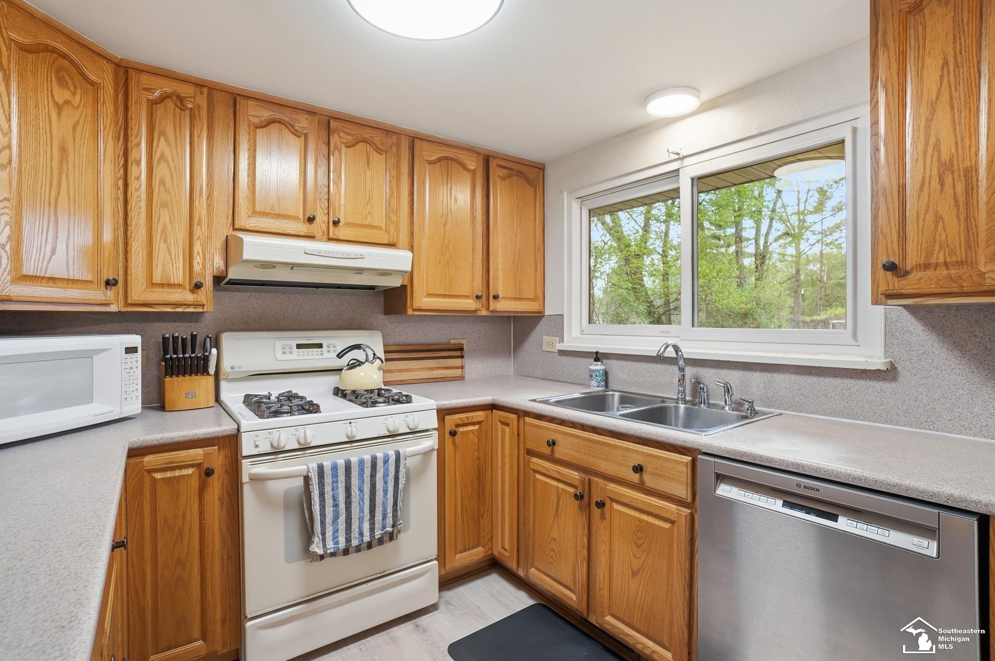 4289 W Erie Road, Temperance, MI, 48182