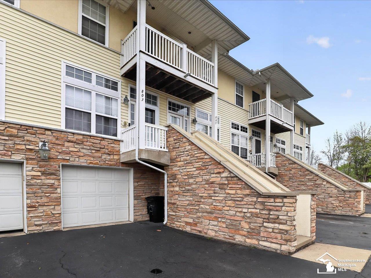803 Catalina Cove, Luna Pier, MI, 48157