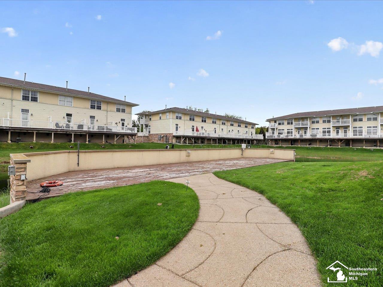 803 Catalina Cove, Luna Pier, MI, 48157