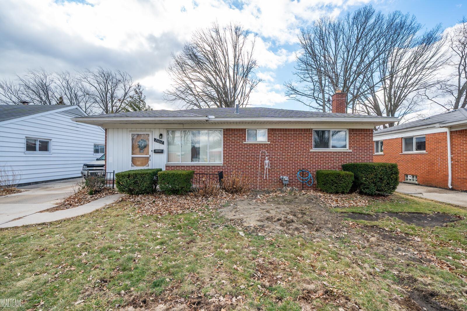 21612 Bon Brae Street, Saint Clair Shores, MI, 48081