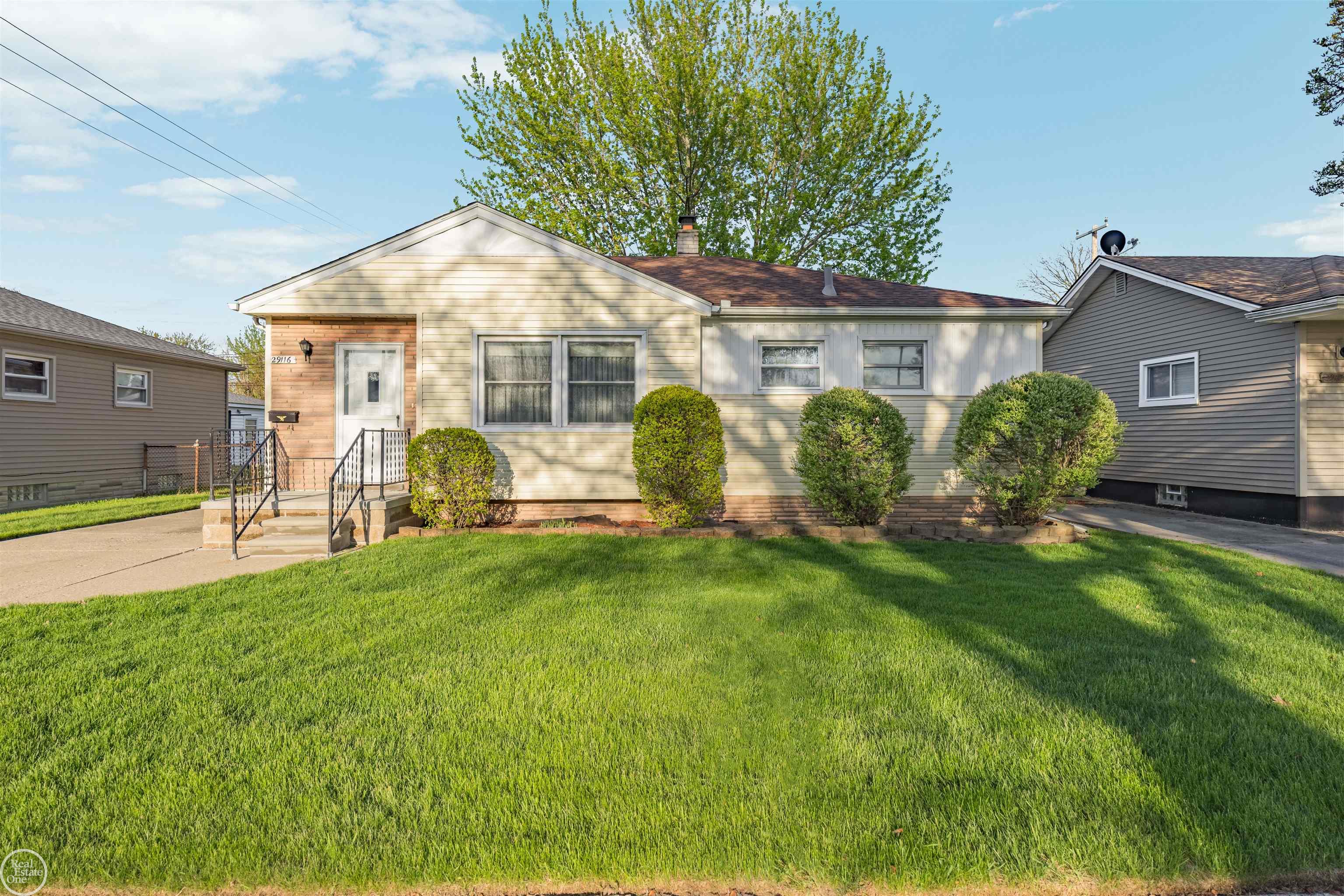 29116 Dembs Street, Roseville, MI, 48066