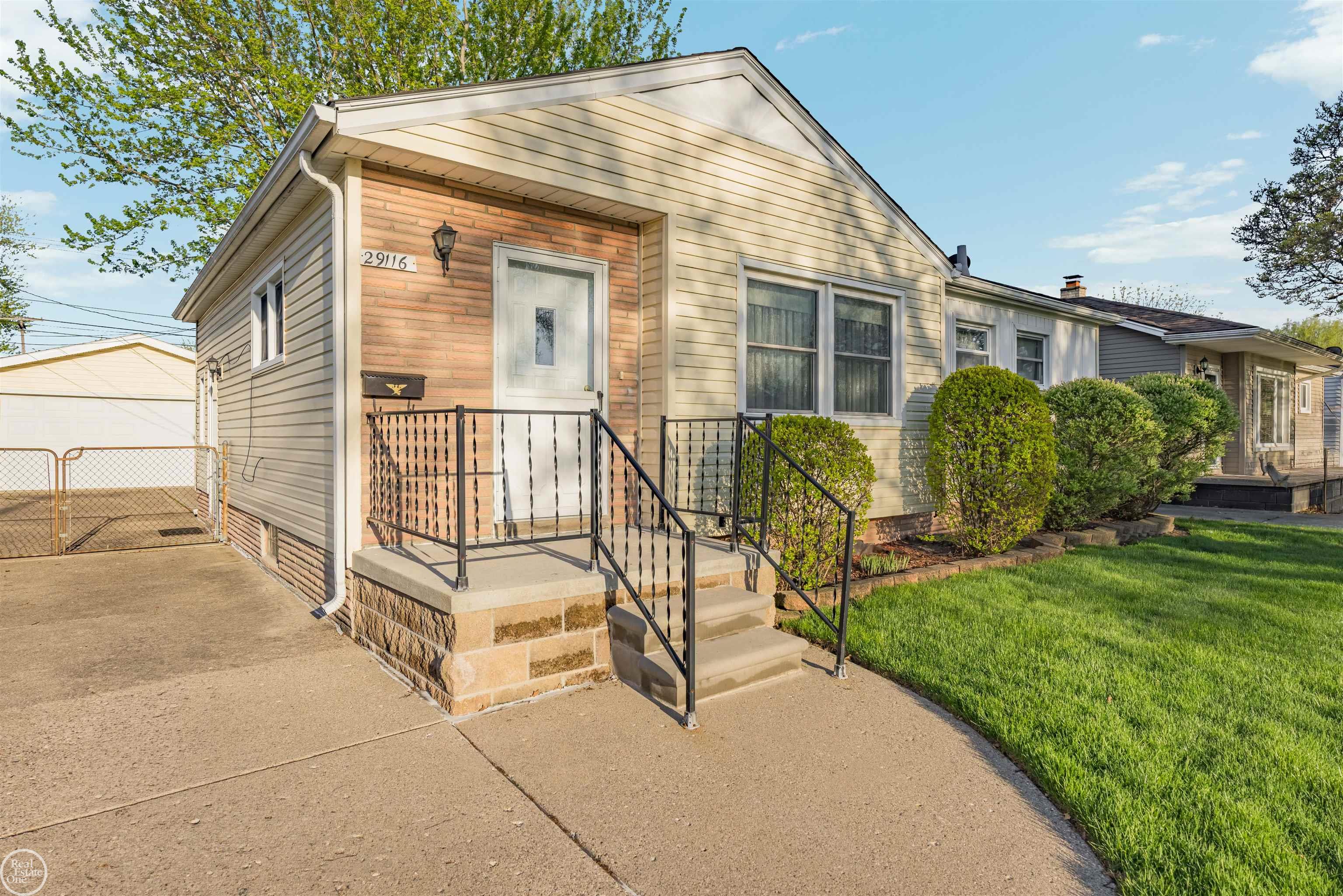 29116 Dembs Street, Roseville, MI, 48066