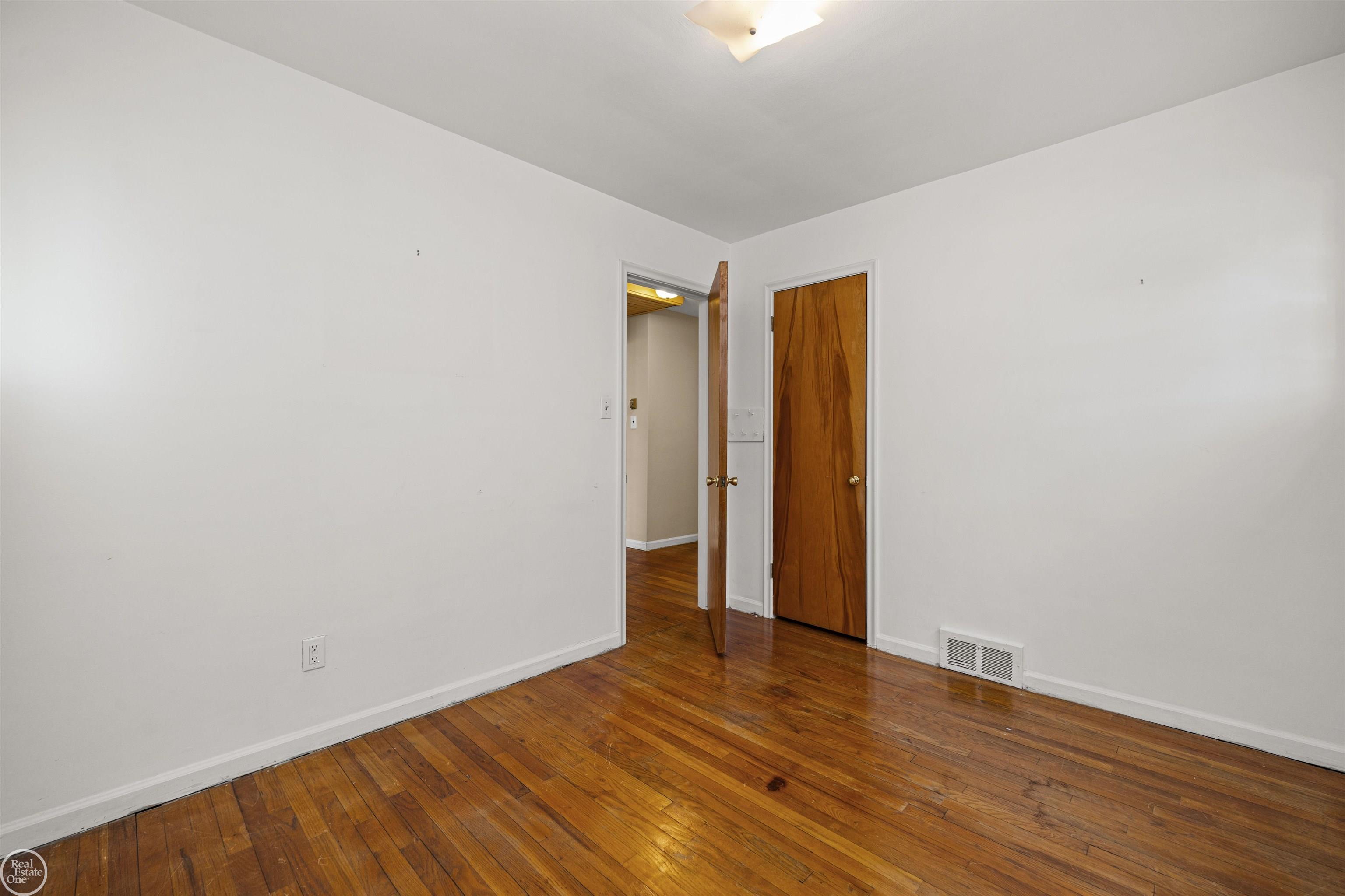 29116 Dembs Street, Roseville, MI, 48066