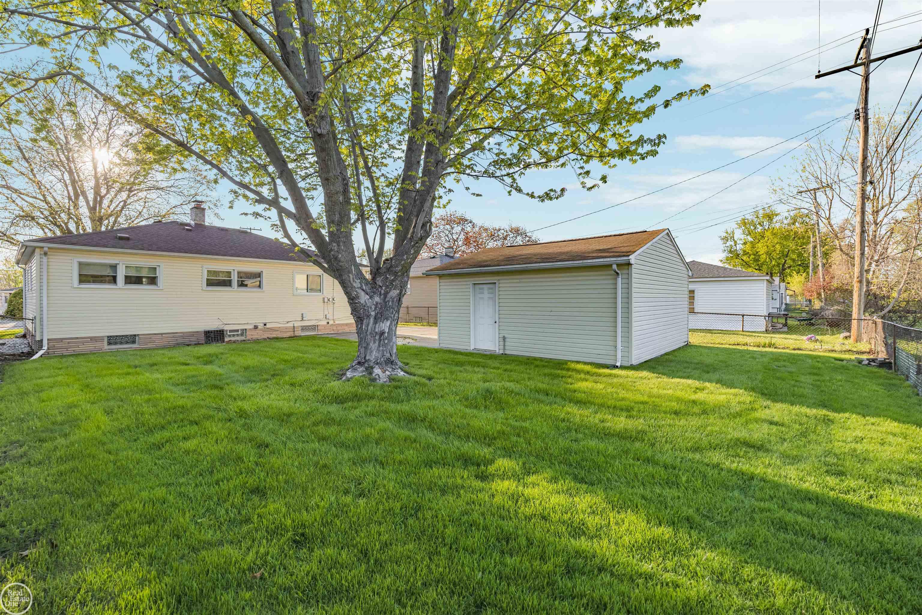 29116 Dembs Street, Roseville, MI, 48066