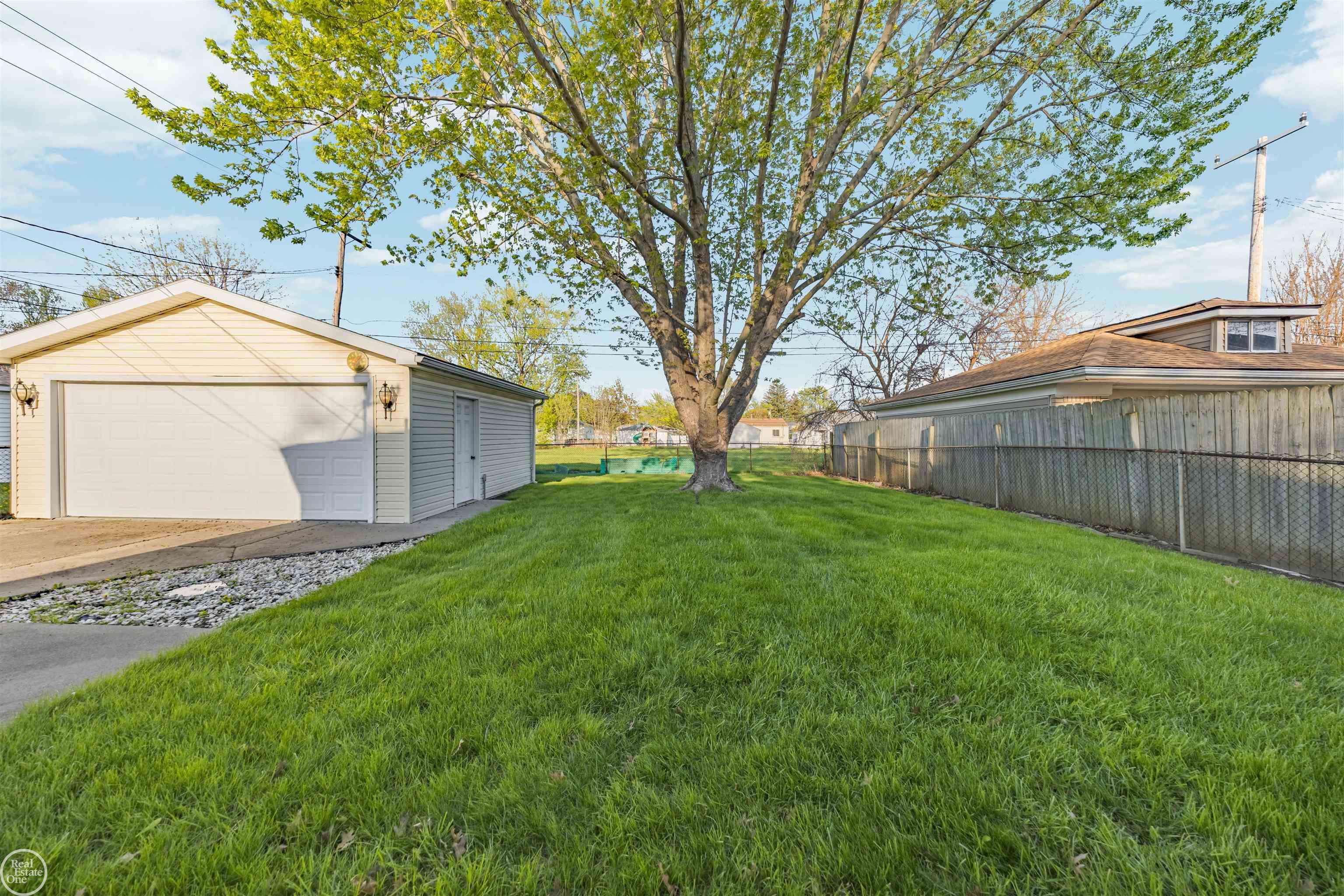 29116 Dembs Street, Roseville, MI, 48066