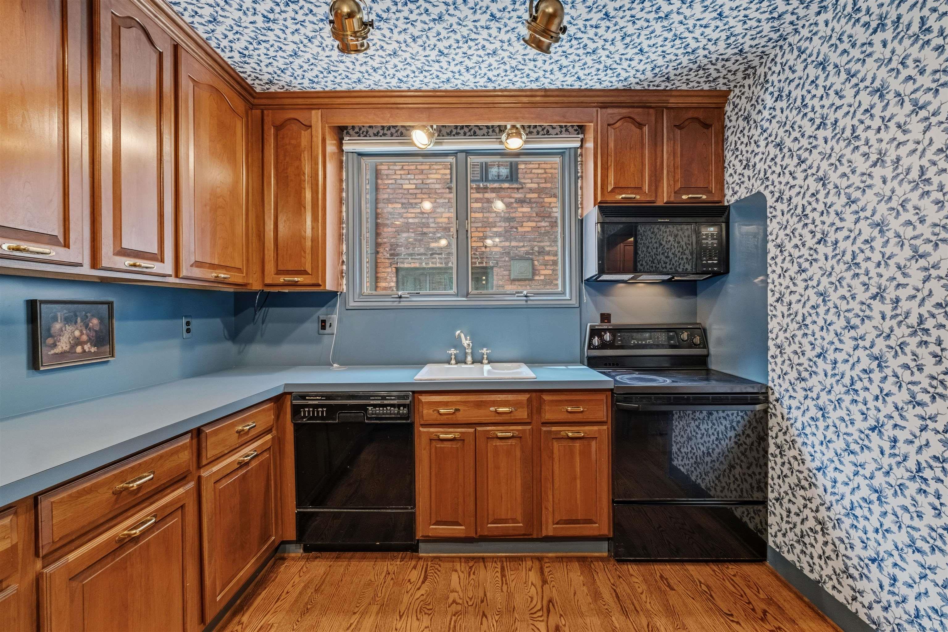50 Cranford Lane, Grosse Pointe, MI, 48230