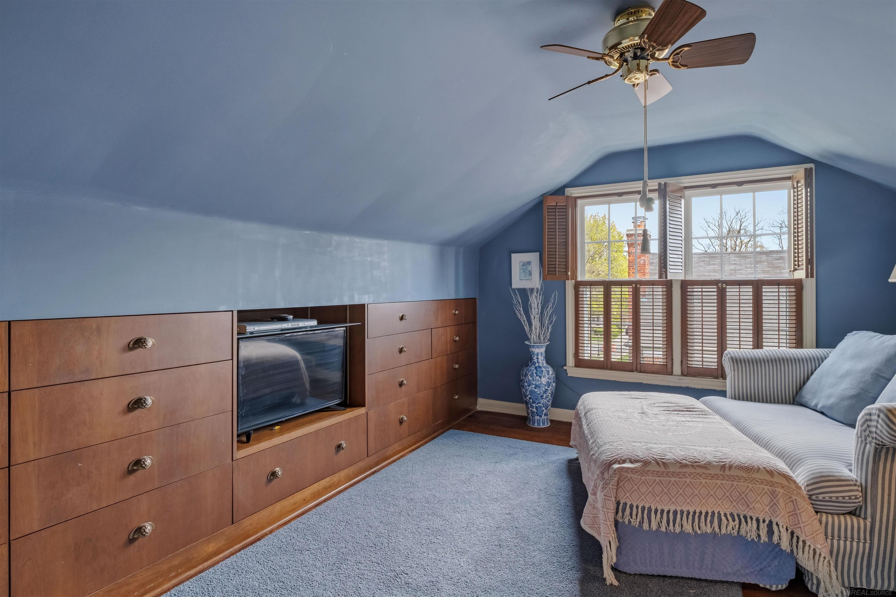 50 Cranford Lane, Grosse Pointe, MI, 48230