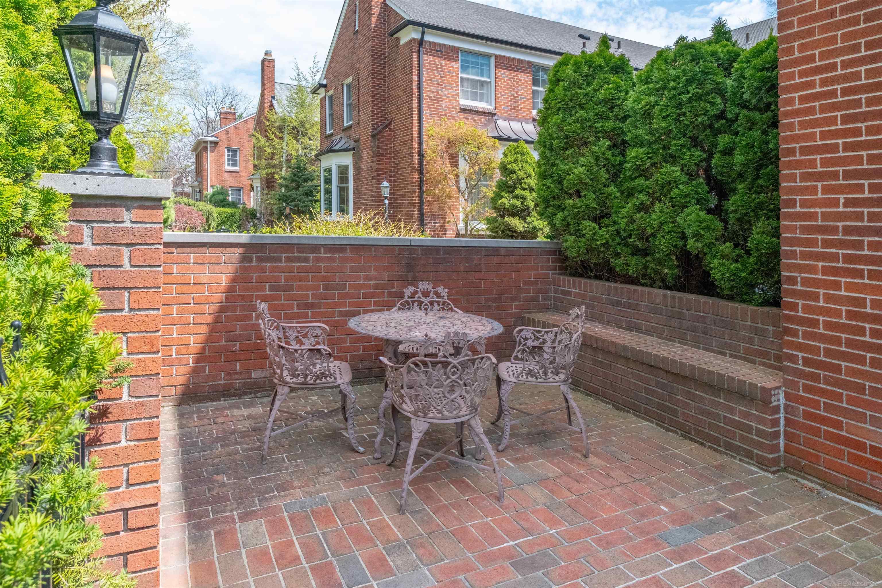 50 Cranford Lane, Grosse Pointe, MI, 48230