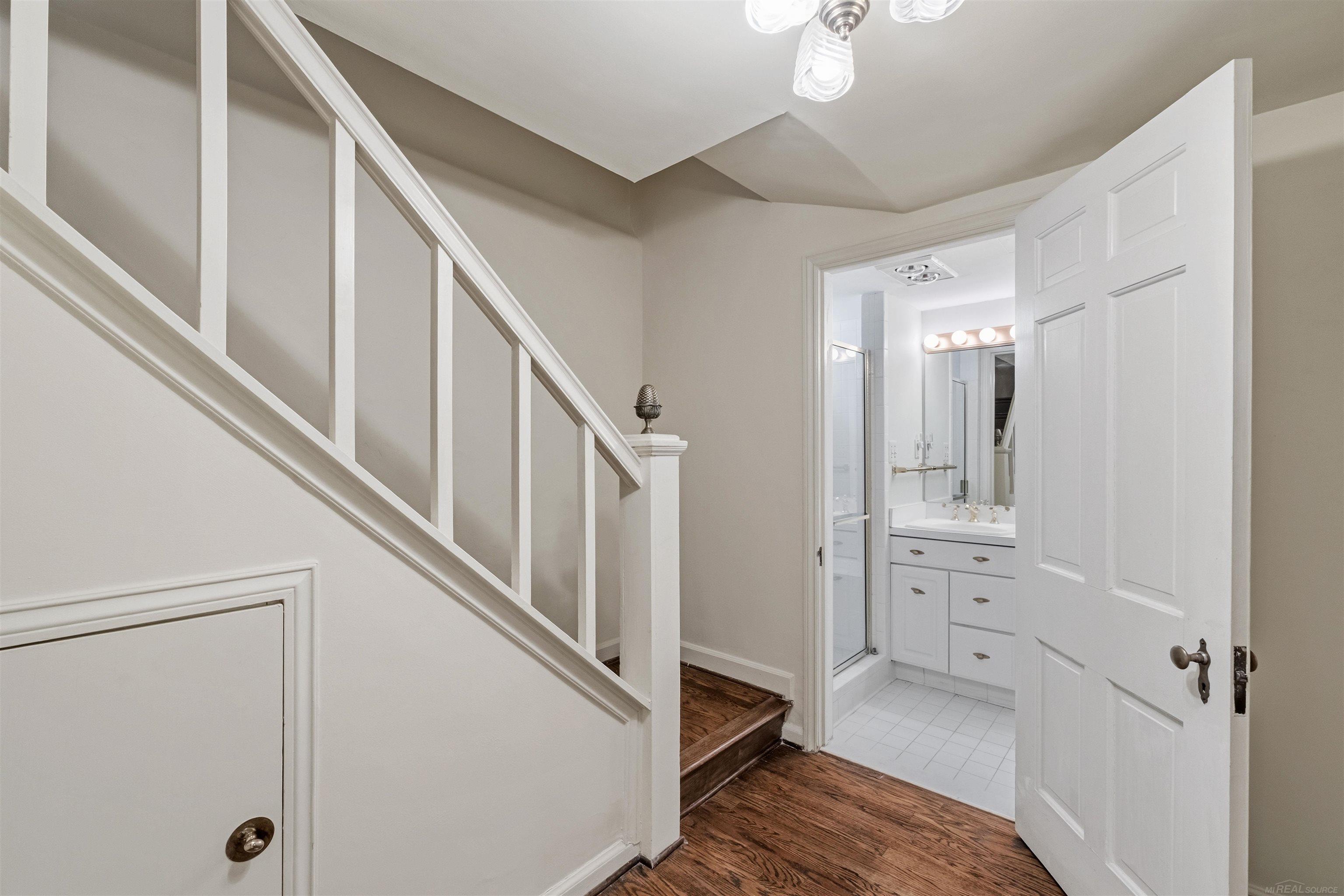 50 Cranford Lane, Grosse Pointe, MI, 48230
