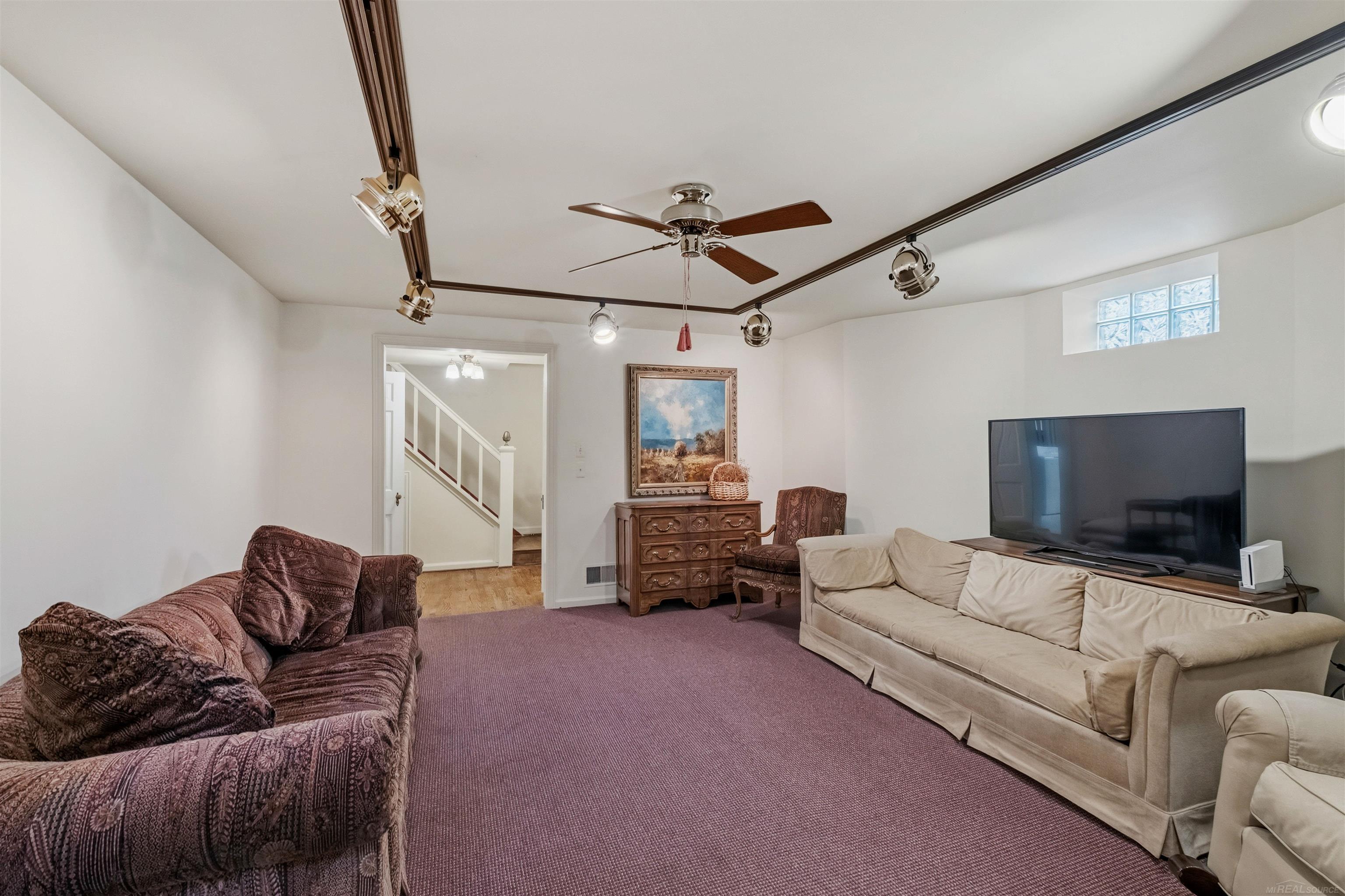 50 Cranford Lane, Grosse Pointe, MI, 48230
