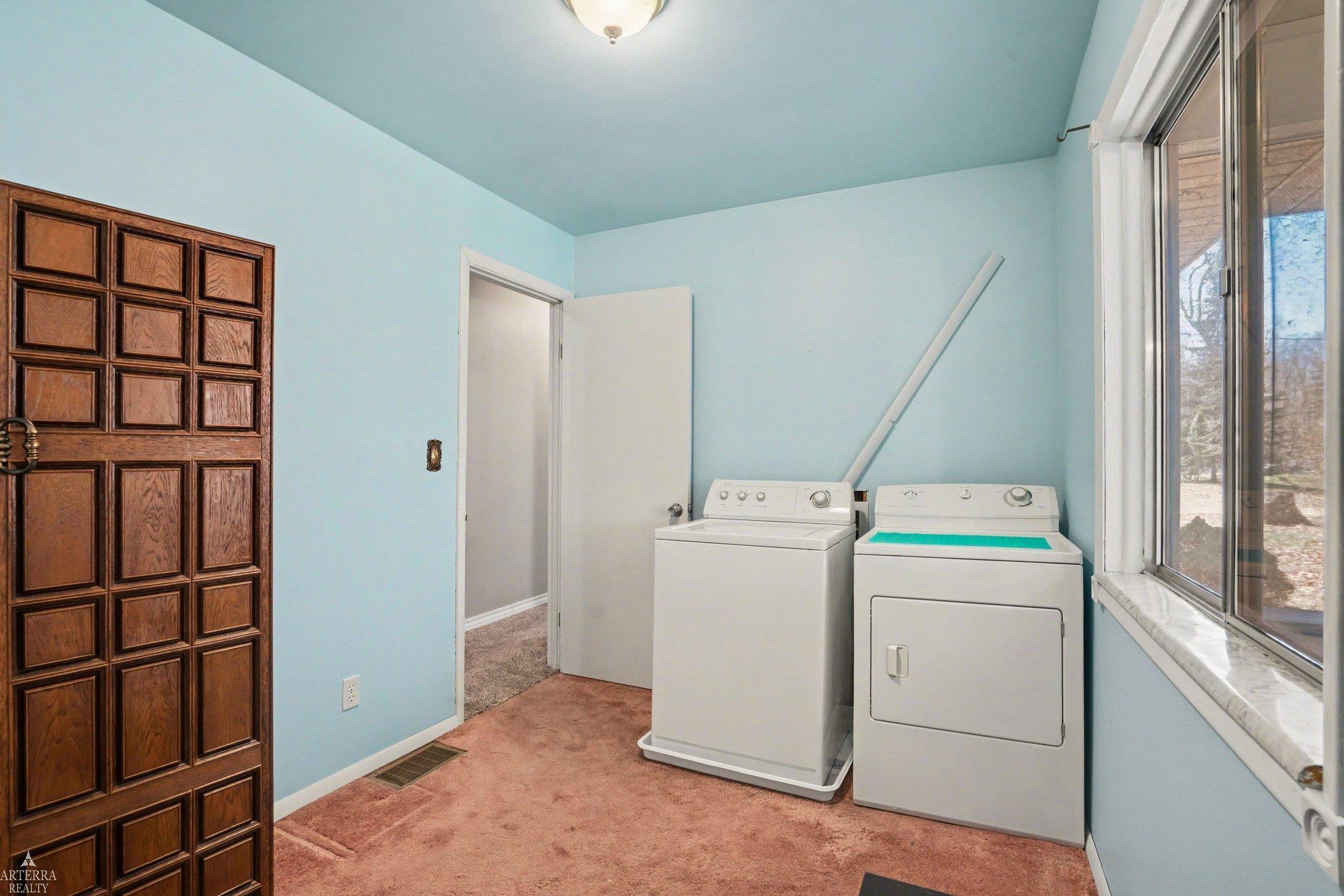 1592 Oakwood Drive, Gladwin, MI, 48624