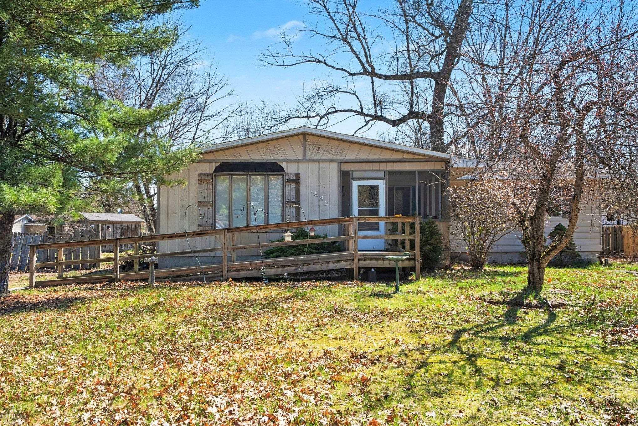 1592 Oakwood Drive, Gladwin, MI, 48624