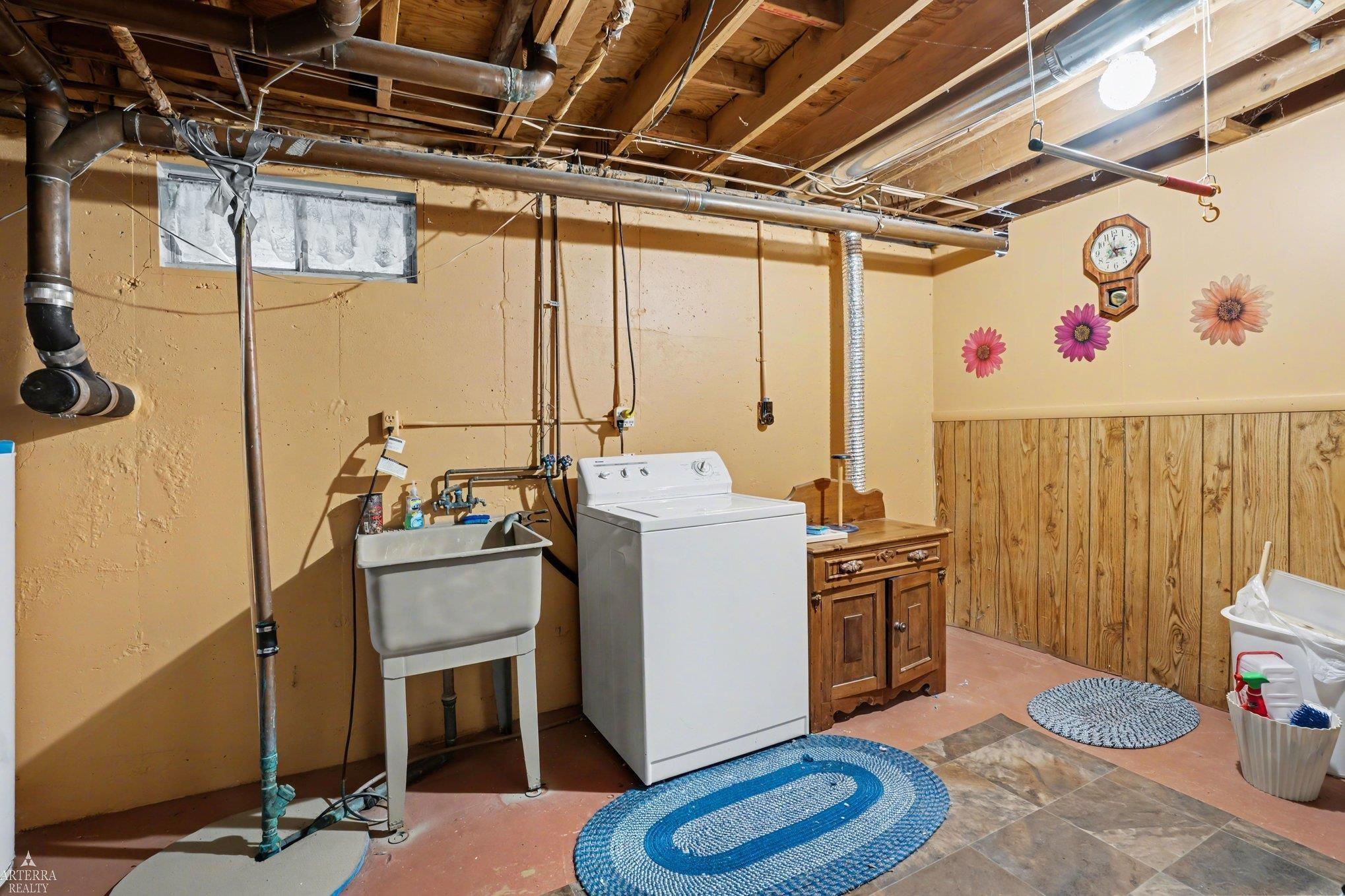1592 Oakwood Drive, Gladwin, MI, 48624