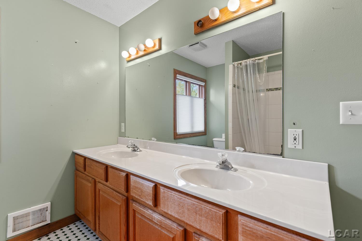 12301 Lakeshore Drive, La Salle, MI, 48145