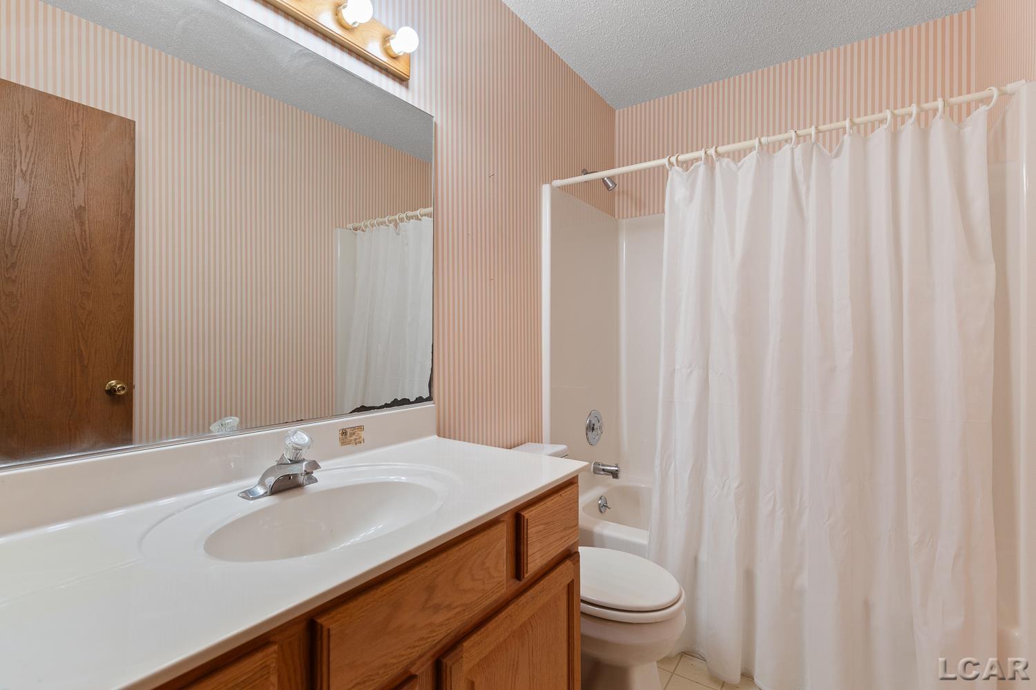 12301 Lakeshore Drive, La Salle, MI, 48145