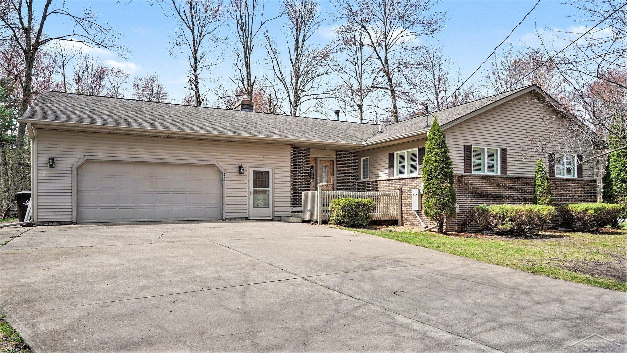 3323 Lakeside Drive, Sanford, MI, 48657