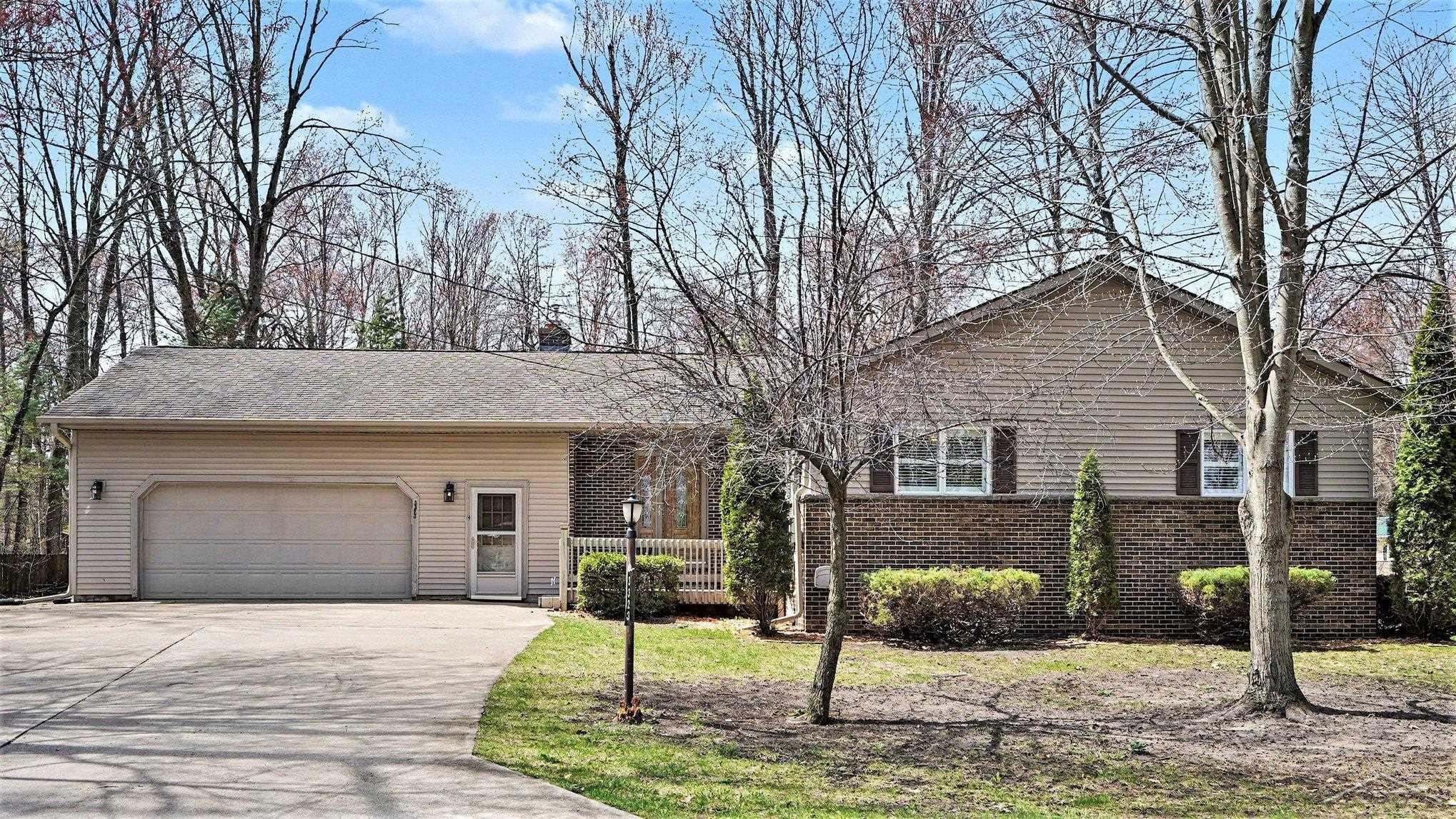 3323 Lakeside Drive, Sanford, MI, 48657
