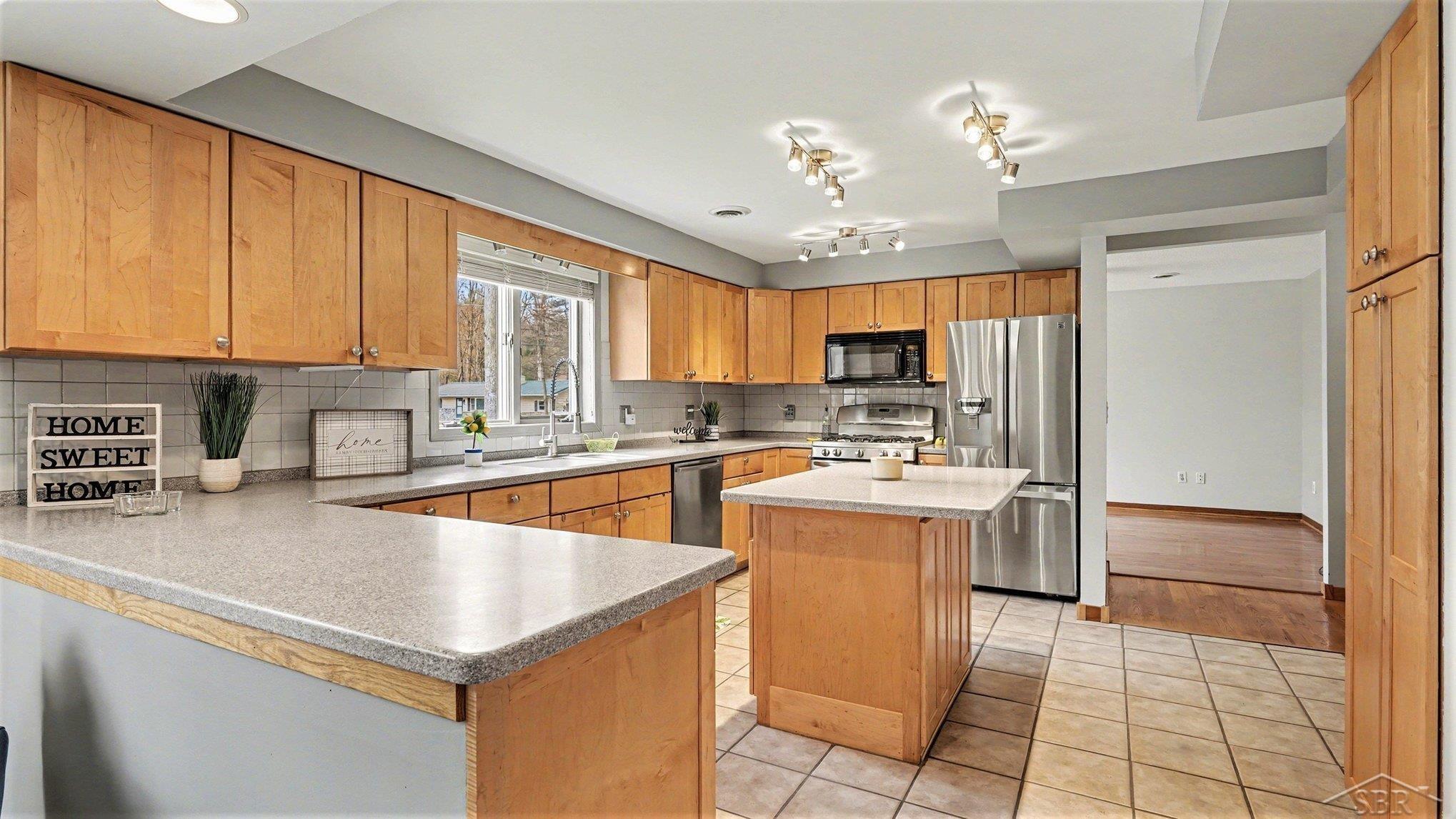 3323 Lakeside Drive, Sanford, MI, 48657