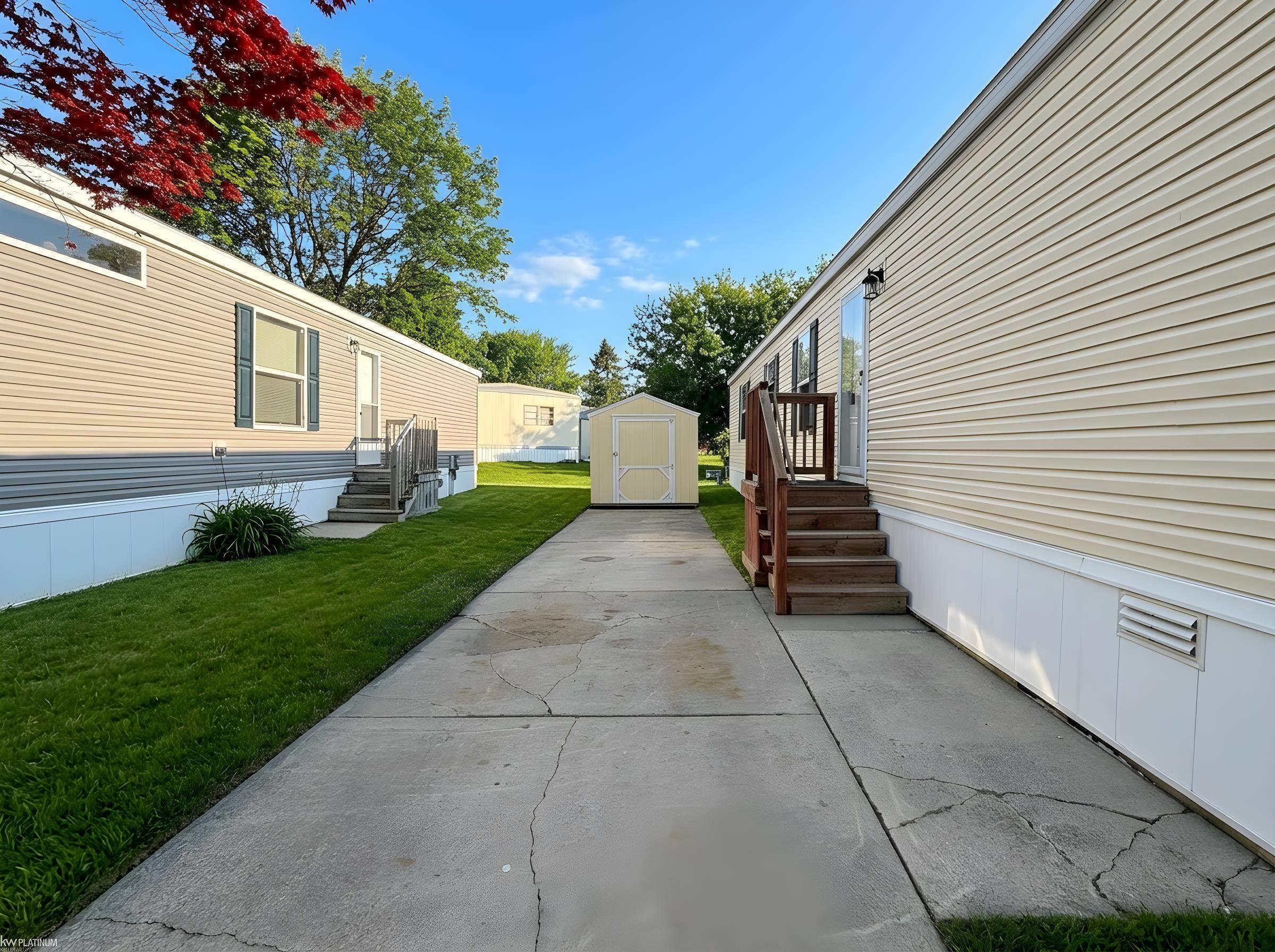 15995 Villaire Avenue, Clinton Township, MI, 48038