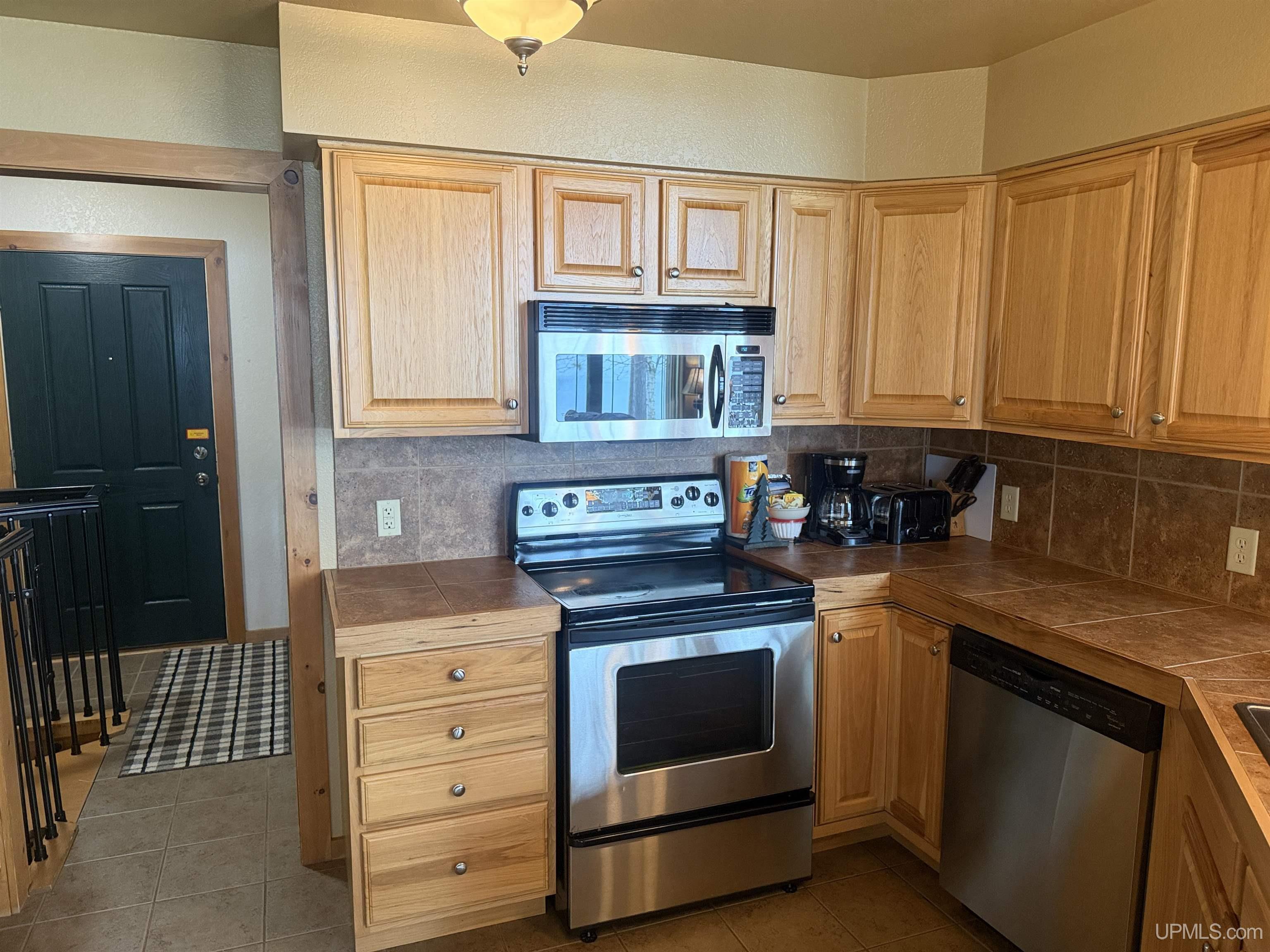 1066 Cedaroma Drive, Abor Vitae T-wi, WI, 54558-1111