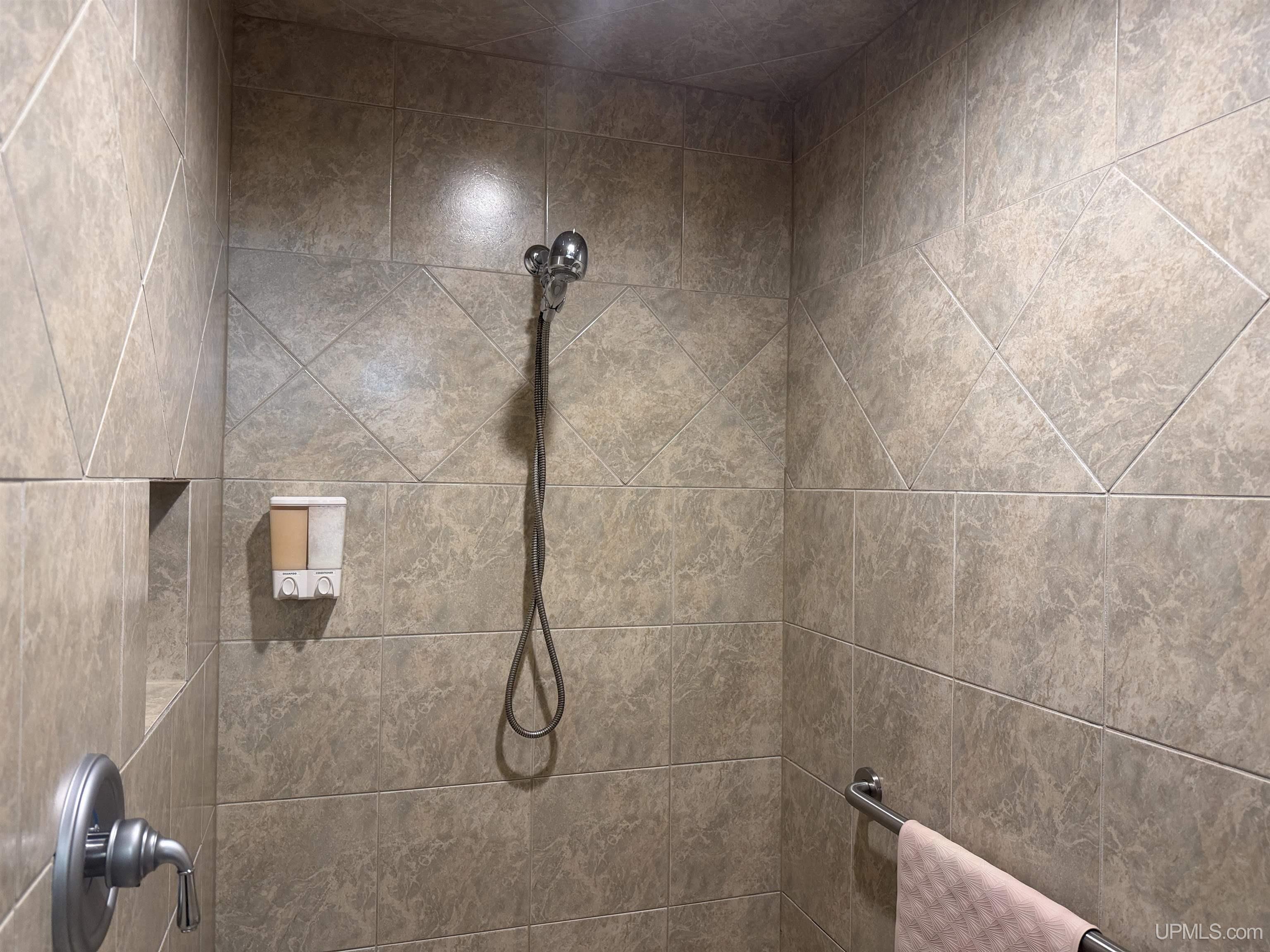 1066 Cedaroma Drive, Abor Vitae T-wi, WI, 54558-1111