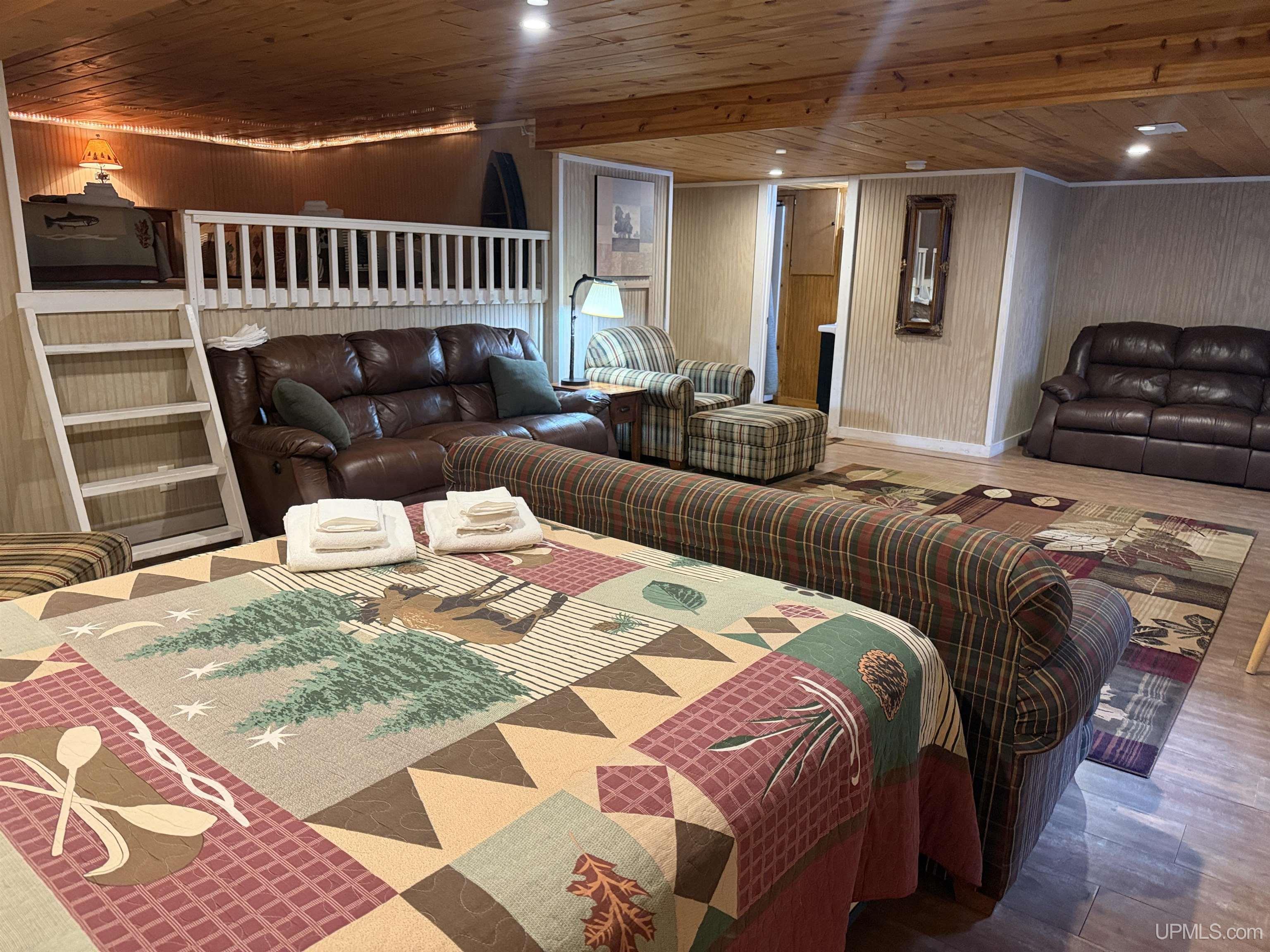 1066 Cedaroma Drive, Abor Vitae T-wi, WI, 54558-1111