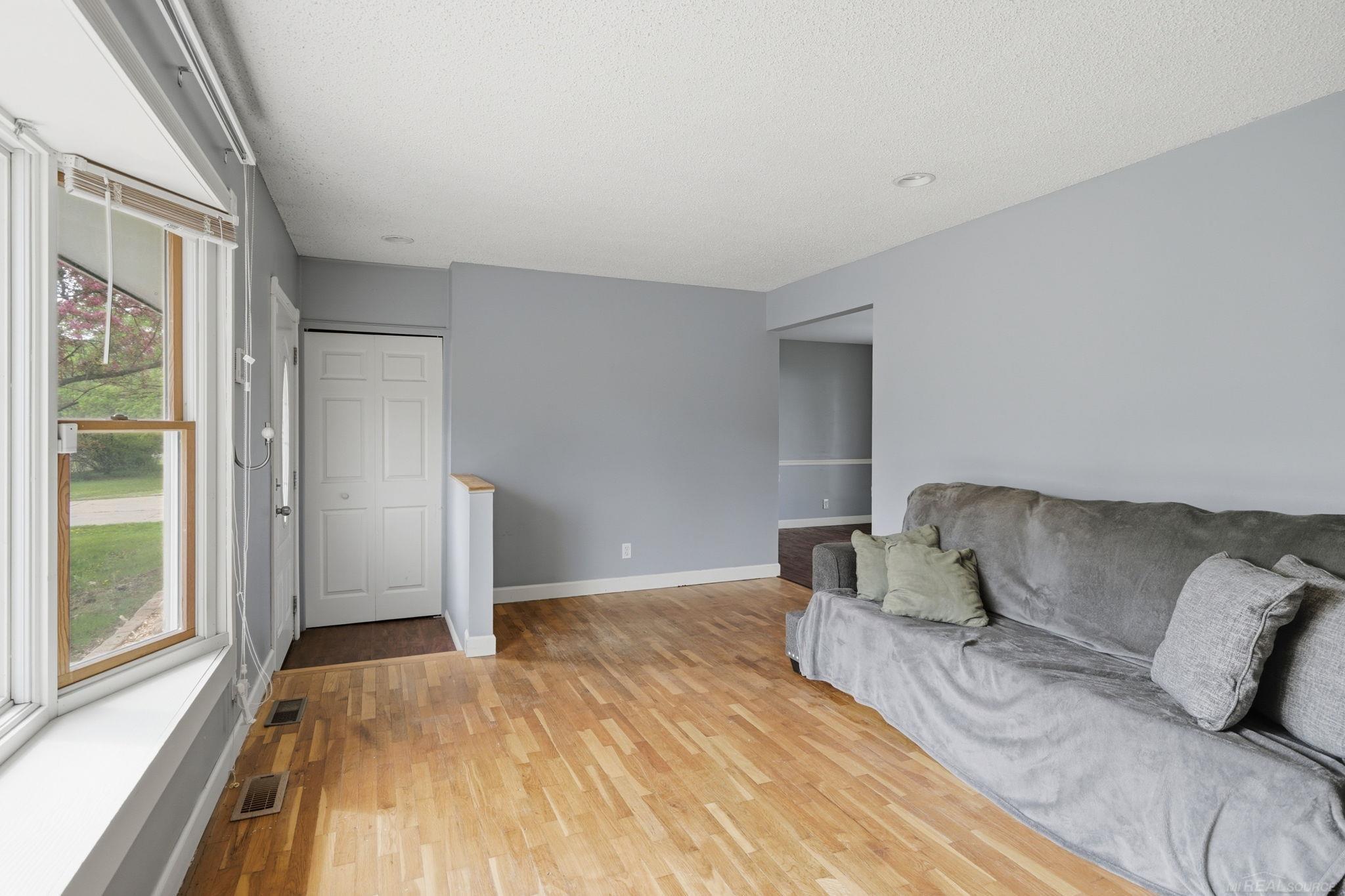 6376 Samson Drive, Grand Blanc, MI, 48439