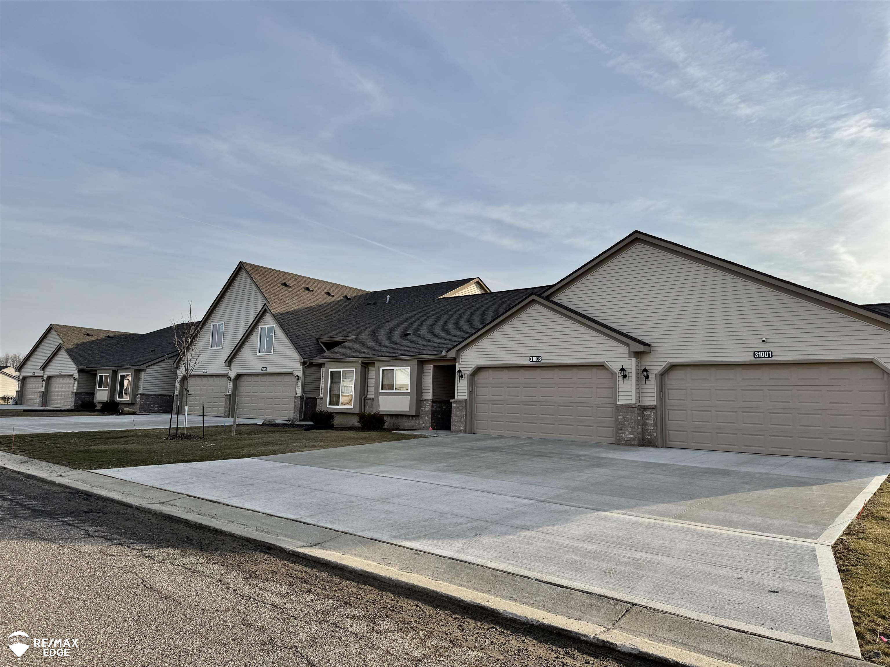 28009 Gregory Street, Grand Blanc, MI, 48439