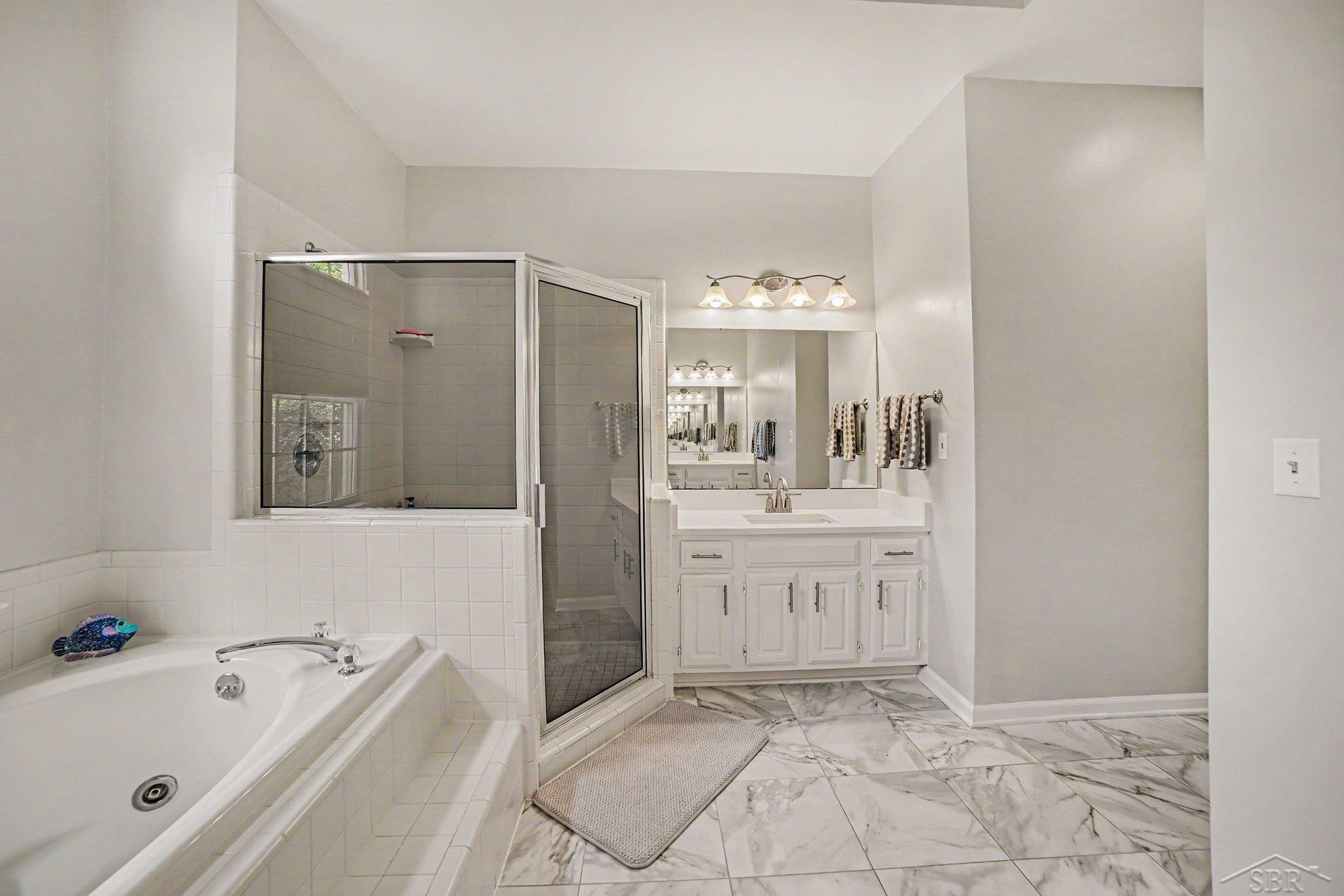 28 Slatestone Drive, Saginaw, MI, 48603