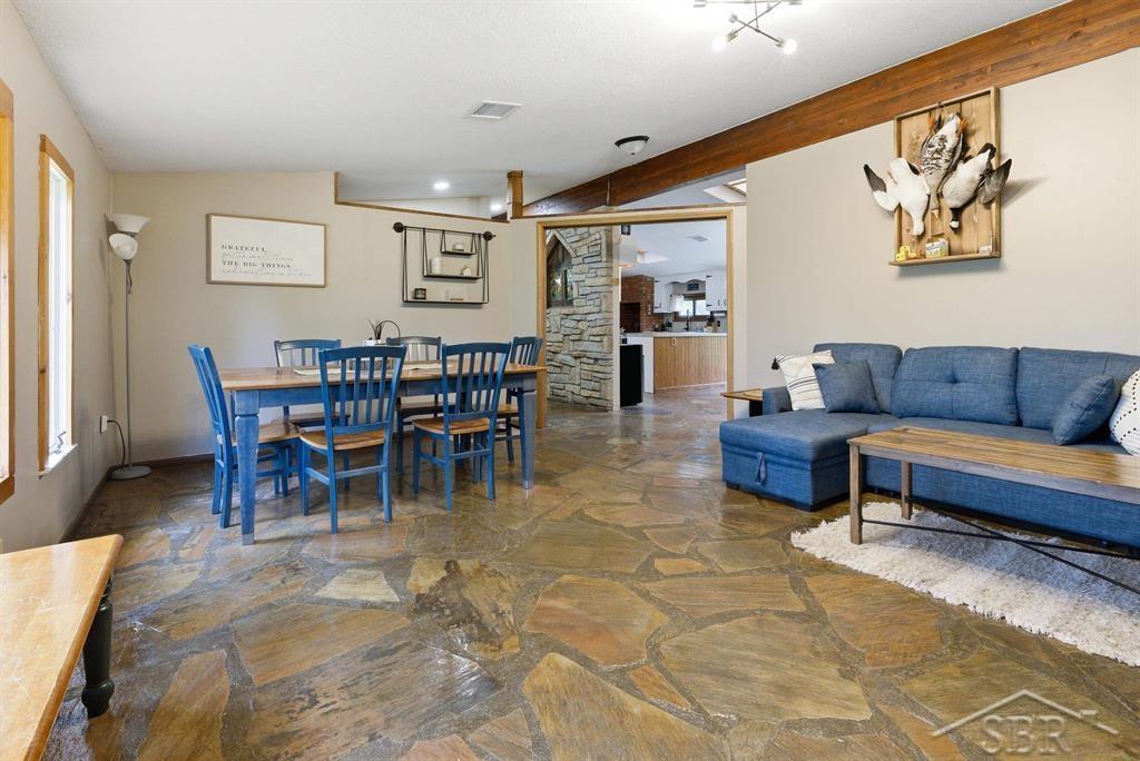1280 E Kitchen Road, Pinconning, MI, 48650