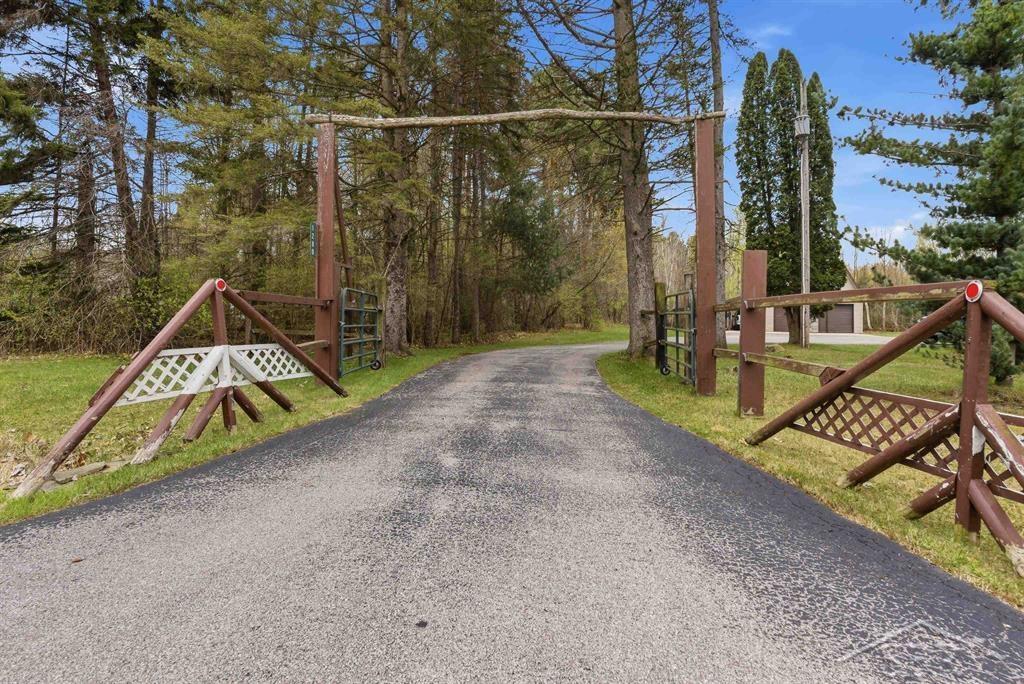 1280 E Kitchen Road, Pinconning, MI, 48650