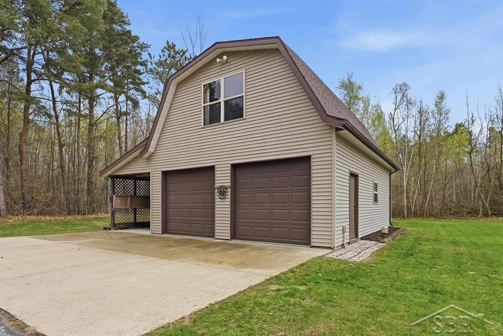 1280 E Kitchen Road, Pinconning, MI, 48650