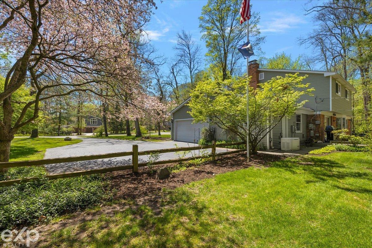 28040 Forestbrook Drive, Farmington Hills, MI, 48334