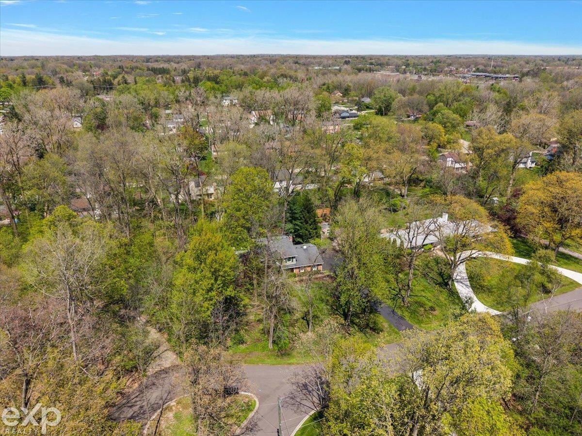 28040 Forestbrook Drive, Farmington Hills, MI, 48334