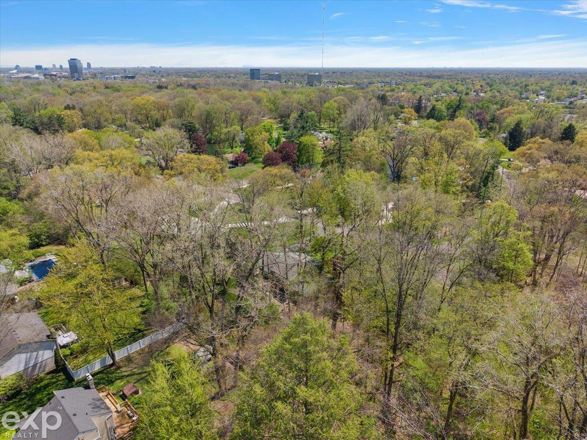 28040 Forestbrook Drive, Farmington Hills, MI, 48334