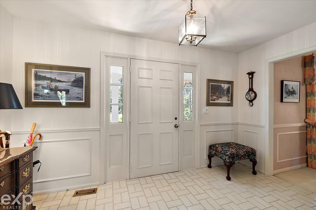 28040 Forestbrook Drive, Farmington Hills, MI, 48334